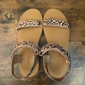 Madewell Maggie Sandal in Spotted Calf Hair Size 7.5